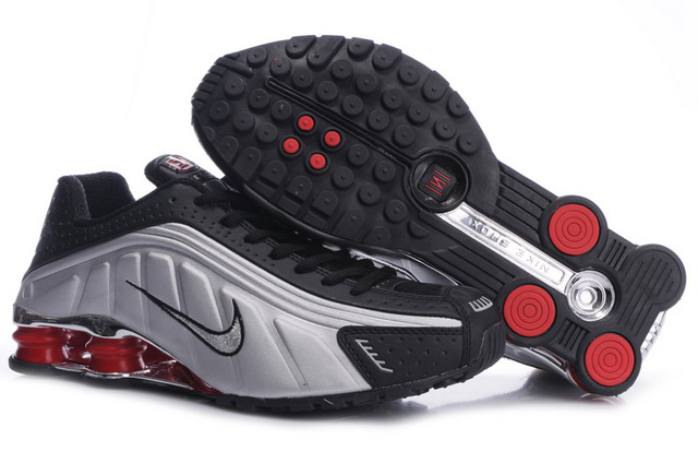 028BF74 2014 Nike Shox R4 Chaussures Homme Noir Silver Rouge